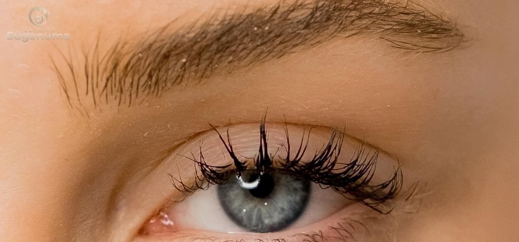 A-queda-de-sobrancelha-pode-ser-prevenida-com-mudancas-na-rotina-de-cuidados-com-a-pele